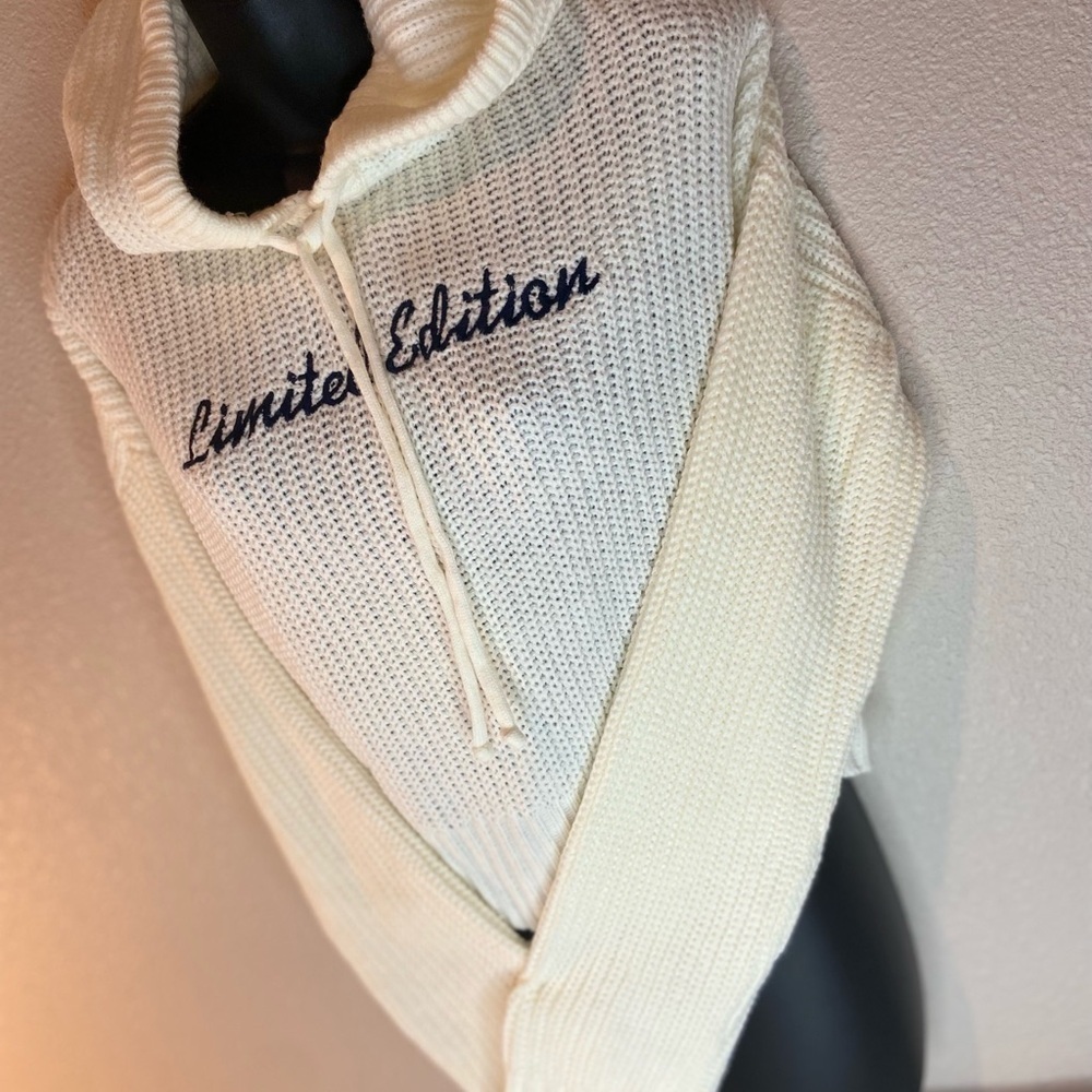 Fashion Nova~NWT~Sweet~Ivory~Cropped~Hooded~
Chunky Knit~Pullover Sweater~Size S